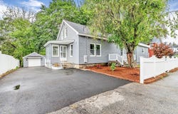 52 Harris St, Webster, MA 01570