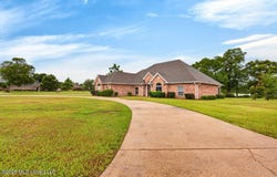 18241 Robinwood E Drive, Saucier, MS 39574