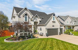 661 N Poplar Circle, Gardner, KS 66030