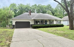 7515 Arlington Avenue, Raytown, MO 64138