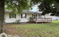 344 S Benton Street, Lomax, IL 61454