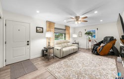 113 S 5th Ave, Brandon, SD 57005