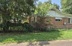 202 Roosevelt, Hooks, TX 75561