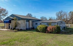 1916 E SW, Miami, OK 74354