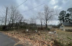 906 Elm Avenue, Mena, AR 71953