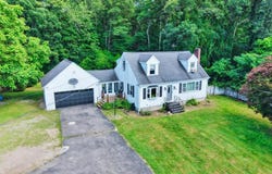 896 Main Road, Tiverton, RI 02878