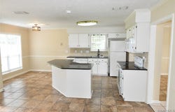 913 SILVER CREEK Circle, Prattville, AL 36066