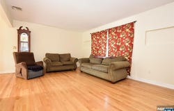 130 Manhattan Avenue, Waldwick, NJ 07463