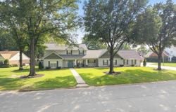 7 River Oaks Boulevard, Searcy, AR 72143