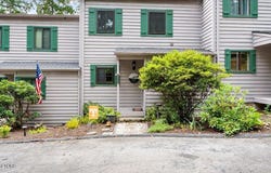 190 Hickory Nut Drive, Clinton, TN 37716