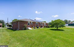 225 CARSON AVENUE, GIBBSTOWN, NJ 08027