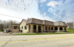 30824 Olde Hawkeye, Dyersville, IA 52040