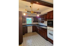 1161 Cox Pl, Lincoln Place, PA 15207