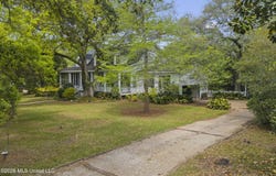 813 Harbor Lane, Pascagoula, MS 39567
