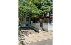 693 E 28th St, Paterson City, NJ 07504-2009