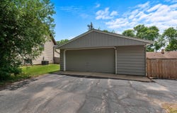 10037 W Bungalow Pkwy, West Allis, WI 53214