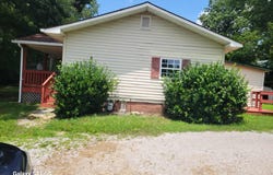 621 Phillips Flats Rd, Oneida, TN 37841