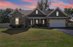 100 Kingsford Lane, Monroe, NY 14559