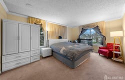 8 Carlisle Court, Old Bridge, NJ 08857