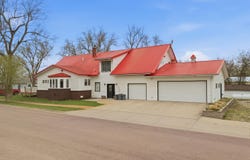 315 E 4th Avenue, Groton, SD 57445