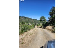 884 DAVID DR, Myrtle Creek, OR 97457