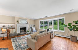 2924 DOGWOOD LN, BROOMALL, PA 19008