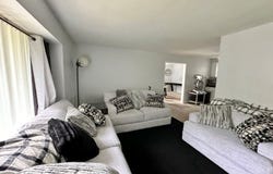 38 Independence Dr, Roselle Boro, NJ 07203-2409