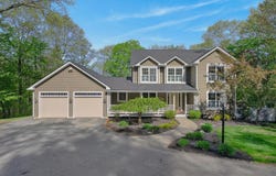 25 Hillview Lane, Lewiston, ME 04240