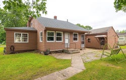 29 Crystal St, Lowell, MA 01852