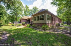 100 Knollwood Court, New Bern, NC 28562