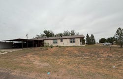 109 Alpine St, Wickett, TX 79788