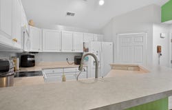 864 W Barrington Circle, Jackson, MI 49203
