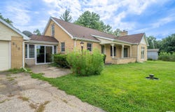 916 WOODLAND KNOLLS Road, Germantown Hills, IL 61548