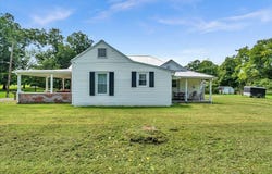 106 Water Street, Stevenson, AL 35772