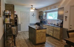 8218 W 87th Street, Overland Park, KS 66212