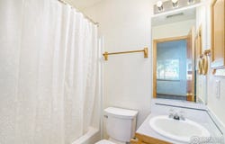 950 52nd Ave Ct, Greeley, CO 80634