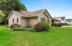 1525 PARKVIEW Drive, NEW LONDON, WI 54961