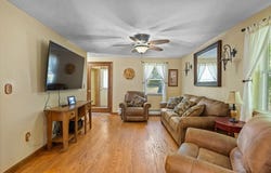 32 Sherburne Ave, Tyngsborough, MA 01879