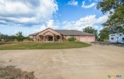 1102 Private Road 2332, Giddings, TX 78942
