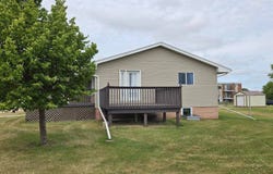 1702 5th Ave NE, Devils Lake, ND 58301