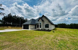 77 Bates Ave, Purvis, MS 39475