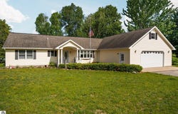 533 S Lake Shore Drive, Lake Leelanau, MI 49653