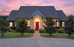 300 Barcliff LN, Ozark, AR 72949