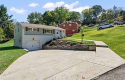 128 Winifred Dr, Pleasant Hills, PA 15236