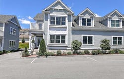 20 Kettle Point Avenue, East Providence, RI 02914