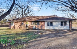 2079 N 1369 Road, Eudora, KS 66025