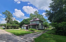 306 Market Street, Eddyville, IA 52553