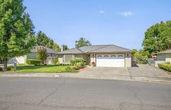 3041 Cheltenham Way, Medford, OR 97504