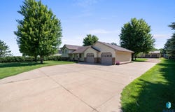 26680 Dayspring Cir, Hartford, SD 57033