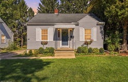 113 Adams Avenue, Cuyahoga Falls, OH 44221